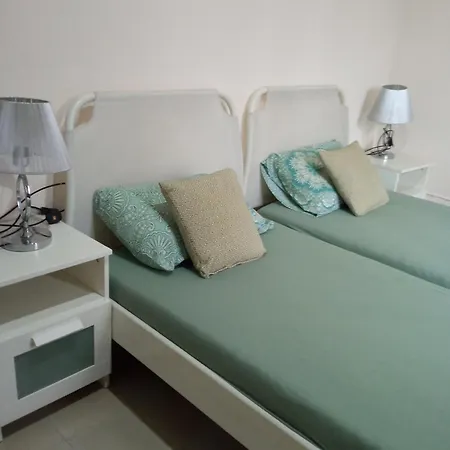 Cosy Bedroom Near